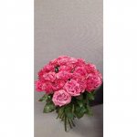 25 розовых роз